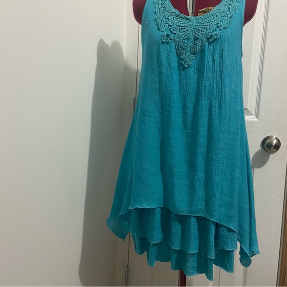 Papillon women blue viscose blend sleeveless asymmetrical hemline tunic. Size S. - Picture 2 of 11